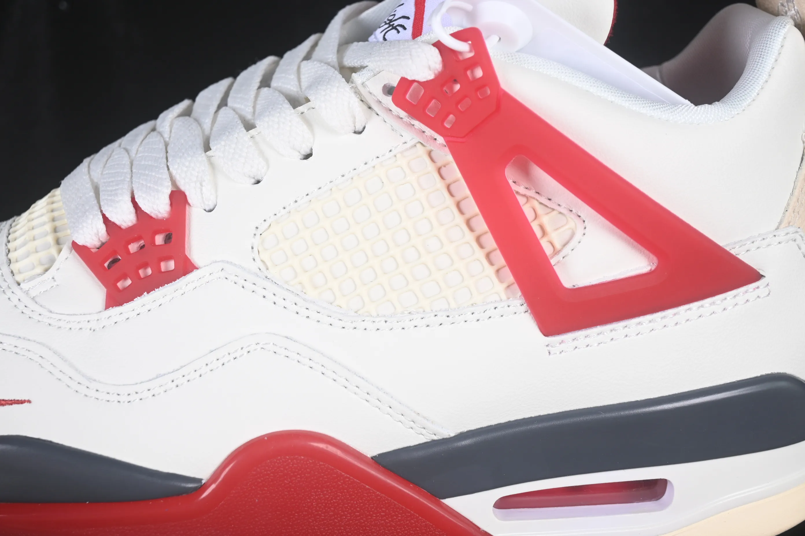 All Categories Air Jordan Jordan Series Basketball Shoes Air Jordan 4 Nigel Sylvester x Air Jordan 4 Retro "Brick After Brick" AJ4 Joe 4 White Red Urine Stains 2.0 IQ8055-100
